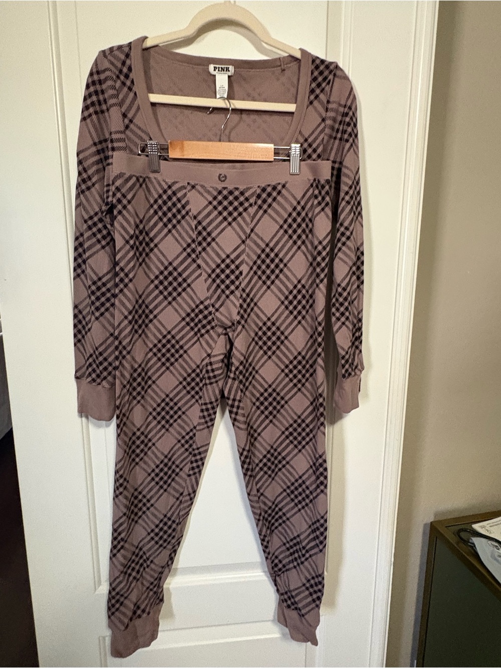 😴😴😴PINK Victoria's Secret Girls' Taupe Plaid Long-Sleeve Pajama Set 💤💤💤